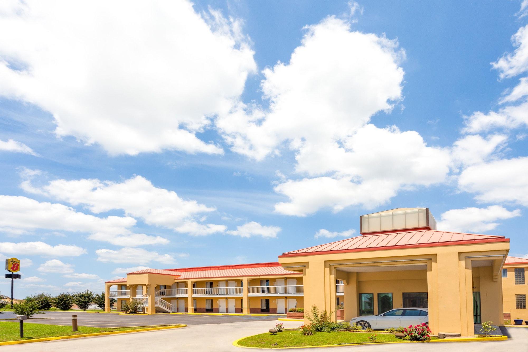 Hotel Super 8 By Wyndham Madison/Ridgeland Area Exterior foto